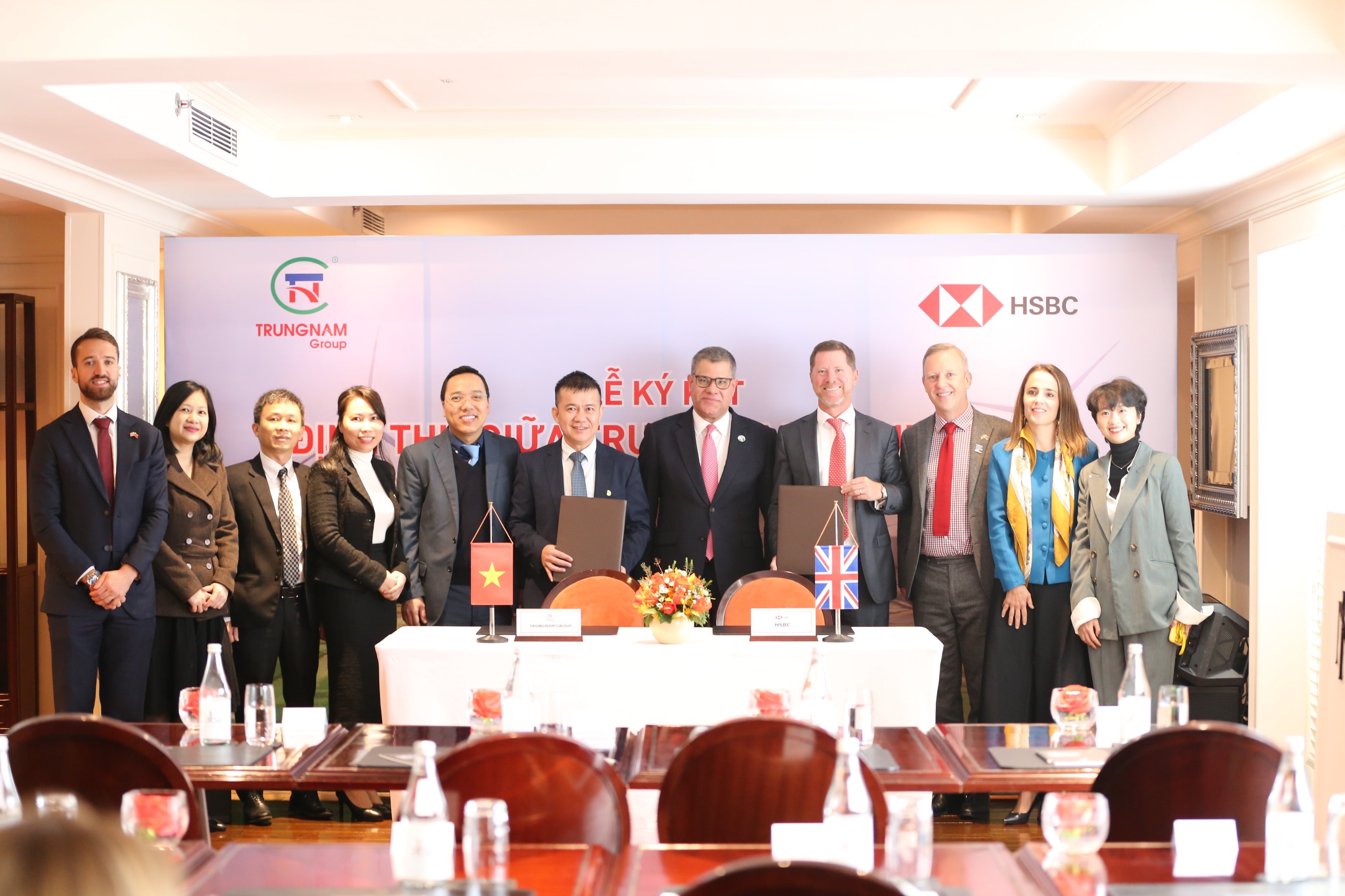 HSBC Việt Nam hợp tác tài trợ các dự án năng lượng tái tạo