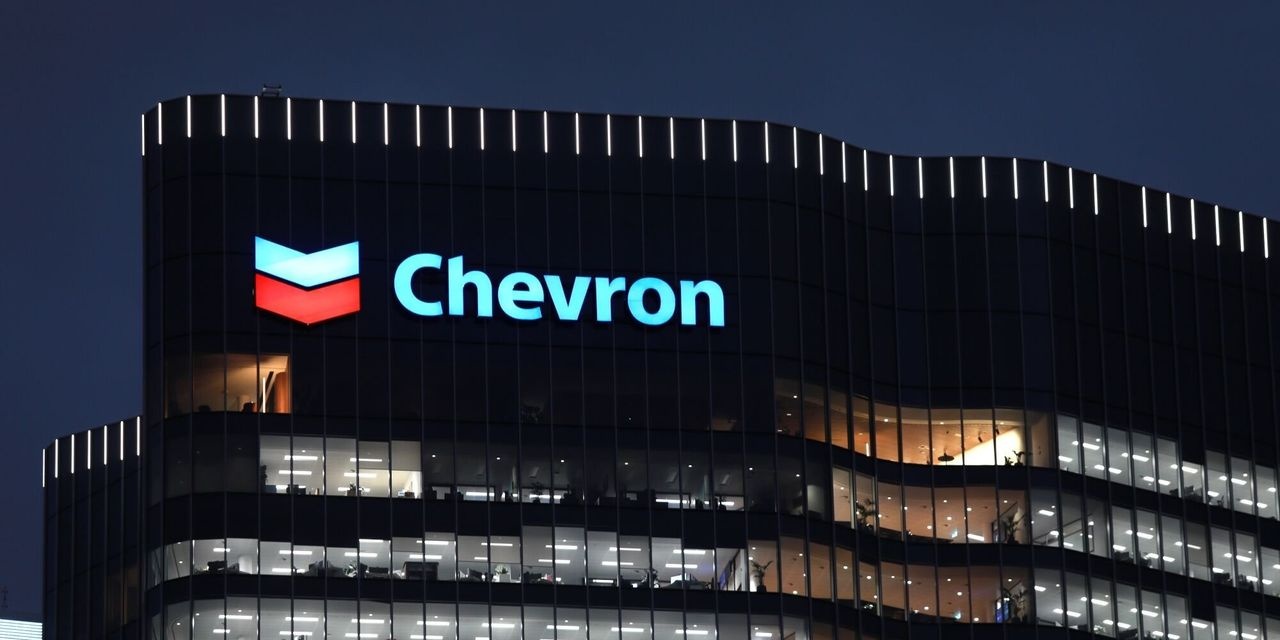 Chevron tỏa sáng trong bối cảnh thị trường dầu khí đầy biến động