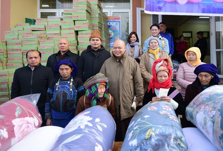 Mang xuân về trên những rẻo cao